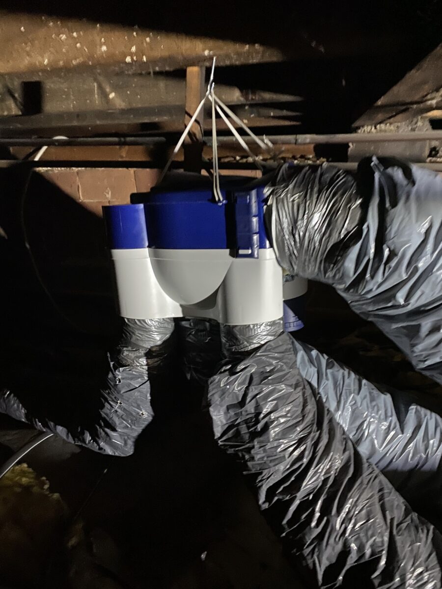 Dg Elec 44 Electricien Saint Brevin Les Pins Moteur Pour VMC Dans Les Combles.JPG